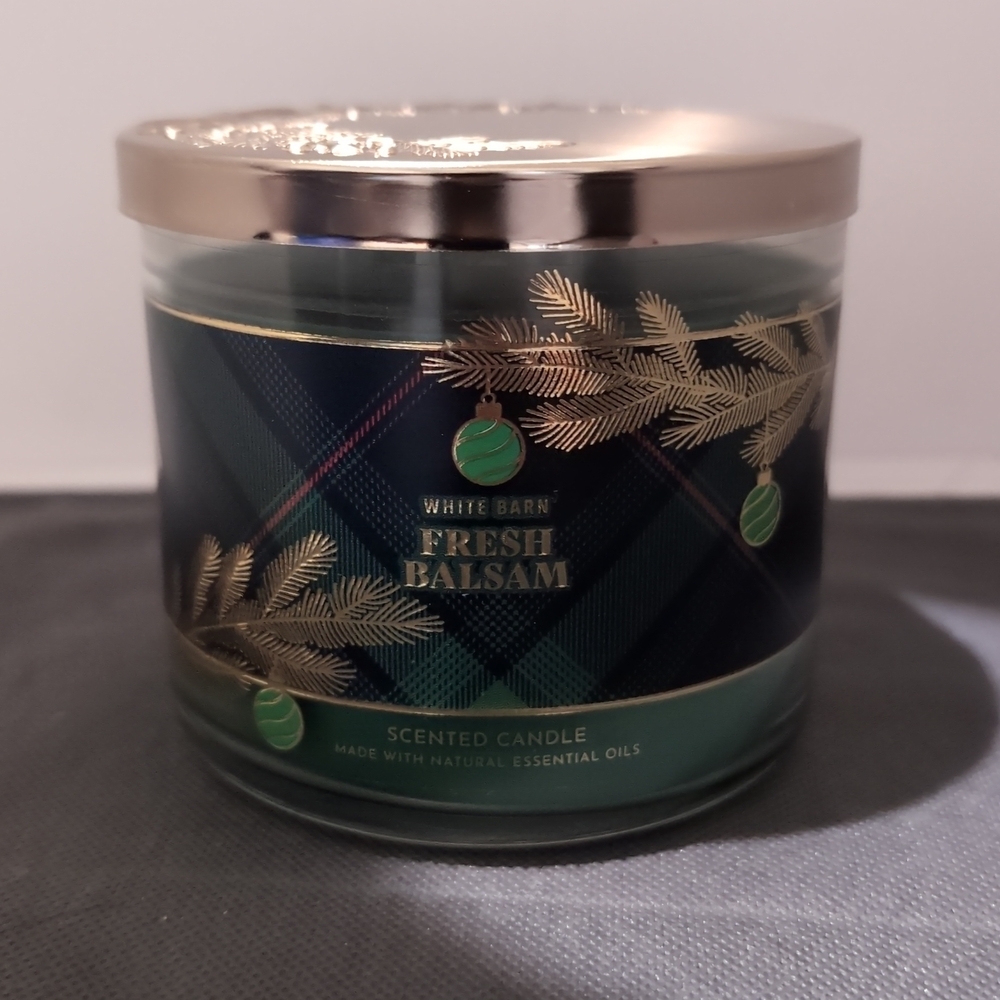 White Barn Fresh Balsam 3 wick Candle - Green and Gold
